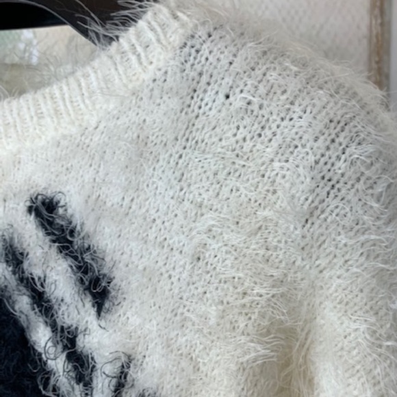 Hollister fuzzy/shaggy  sweater. M. - Picture 4 of 13